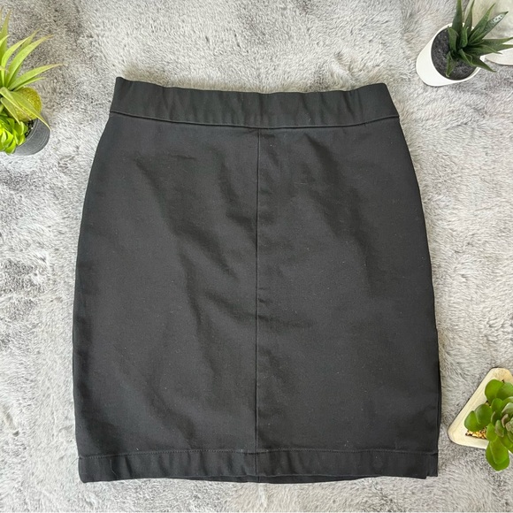 Aritzia Wilfred Free Classic Bodycon Black Mini Skirt - Size 2 - Picture 4 of 12